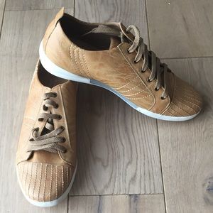 Men’s Light Brown Sneakers size 9